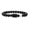 Makro-Detail des elastischen Sternzeichen-Armbands mit Onyxperlen und Zwillinge-Symbol - Zwillinge Opal