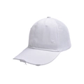 Gros plan sur le sergé de coton lavé blanc et la maille respirante de cette casquette vintage - Réglable / Blanc