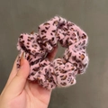 Roze luipaardprint haarelastiekje van imitatiebont en zacht fluweel voor paardenstaarten - 4# Roze