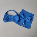 Conjunto de yoga de dos piezas azul cielo con pantalones cortos de canalé y sujetador - S / Azul Klein