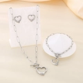 Set gioielli cuore in acciaio al titanio argento con collana, bracciale e orecchini a lobo - Set da 3 Pezzi Orecchini Collana Bracciale / Argento