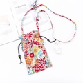 Mini borsa a tracolla per cellulare in tessuto floreale con chiusura a coulisse colorata - Grappolo Floreale Rosso