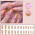 Franse amandel kunstnagels met oranje glittergolven, nude roze afwerking, 24 stuks - W624 Met Lijm