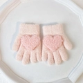Rosa Strickhandschuhe für Kinder mit weicher Wollstruktur und Plüsch-Herz-Details - Einheitsgröße (1-4J) / Hellrosa