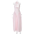 Detail von rosa-weiß kariertem Neckholder-Kleid mit tiefem V-Ausschnitt und weitem Saum - S / Rosa Kariert