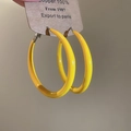 Detalle de pendientes de aro de esmalte amarillo en tarjeta de material 100% cobre - Aro amarillo grande (1#Poste de pendientes de plata-Amarillo-Grande)