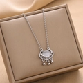 Collar con colgante de cerradura Ruyi plateada con circonitas y borlas en seda - Conector Doble Plateado