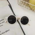 Retro cat-eye sunglasses in cream white finish with dark grey protective lenses - Rice White 21 - Round Frame Retro Simple