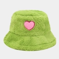 Grüner Plüsch-Fischerhut mit rosa Herz-Patch, warmer Winter-Pelzhut für modebewusste Damen - Grün