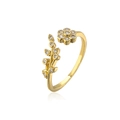 Detalle de anillo de cobre bañado en oro 18K con diseño floral de circonio y aro abierto - Abierto Ajustable / Diseño de Flores y Hojas (12758)