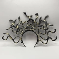 Medusa-Schlangen-Haarreif für Halloween-Cosplay in Schwarz mit edlen Gold-Mustern - Schwarz & Gold