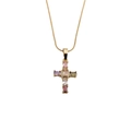 Détail du pendentif croix en cuivre avec zircons colorés sur une chaîne dorée - 00984CX Croix en Pierre Gemme Colorée Ovale / Chaîne Serpent 50+5CM