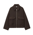 Detalle de chaqueta utility marrón chocolate con bolsillos grandes y cremallera metálica - XS / café
