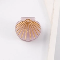 Pinza para el cabello pequeña en forma de concha rosa con líneas doradas elegantes - Rosa