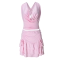 Detail van roze crop top met gedrapeerde hals en mini-rok met ruches als tweedelig set - S / Roze