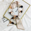 Elegante foulard in seta beige con stampa retrò annodato su una cornice dorata - 7*100cm / Cachi Silhouette Schiena Geometrica