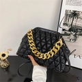 Schwarze gesteppte PU-Lederhandtasche mit dicker Goldkette und verstellbarem Schultergurt - Schwarz