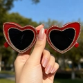 Occhiali da sole rossi a cuore con doppia fila di strass luccicanti per stile da party - Rosso