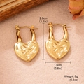 Boucles d'oreilles cœur dorées avec un design métallique torsadé en forme de U - Style Pendentif en Cœur (WGXA0035055015)