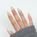 Korte amandelvormige plaknagels in nude roze met getextureerde gouden metaalfolie - Nude Roze Vlek 3D Goud Reliëf (Lijm Stijl) (Y-453)