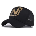 Gorra trucker clásica negra con logo N dorado metálico y rejilla transpirable - Ajustable / Dorado