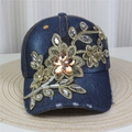 Casquette de baseball en jean bleu avec broderies florales dorées et strass brillants - No.1/Denim Bleu Foncé/Pierre Précieuse Florale
