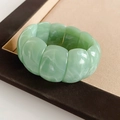 Detail of wide light green acrylic beaded bracelet with elegant marble textures - Marble Texture Light Green Style / Green