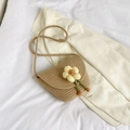 Sac bandoulière tissé à la main en marron clair avec fleur 3D jaune et bandoulière - Khaki