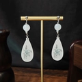 Boucles d'oreilles chinoises vintage à perles blanches avec motif floral élégant - Style Forme d'Éventail Fleurs à l'Encre (E3343)