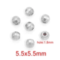 Perles d'espacement argentées en acier inoxydable facetté 5,5x5,5 mm pour bijoux DIY - 5.5mm / Couleur Acier
