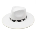 Dettaglio cappello in lana bianco con fascia in pelle nera e borchie argentate - M (56-58cm) / Bianco