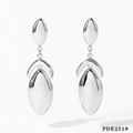 Elegante geometrische Tropfenohrringe in Silber mit Bogen-Design und modernem Anhänger - Silber