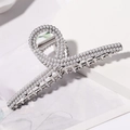 Elegante pinza per capelli grande in metallo argento con perle bianche e croce - Perla Incrociata (E1109) / Argento