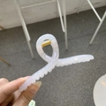 Lavendelfarbene gedrehte Haarklammer mit Goldfeder 11cm große Haarkrebs für Frauen - Gelee Weiß