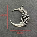 Pendaglio luna e rosa gotico in argento antico, misura 4,3 cm x 3,6 cm - Accessorio Ciondolo Rosa Luna