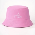 Cappello da pescatore rosa con ricamo Good Vibes in cotone per protezione solare - M / Rosa Fucsia