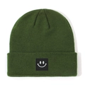 Berretto in maglia a coste verde oliva per neonati con toppa quadrata nera a smiley - Verde Militare