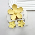 Three-piece set of yellow matte frangipani flower hair claws for seaside vacation styling - Light Yellow Set (including Card)