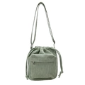 Schicke Nylon-Schultertasche in Salbeigrün mit Kordelzug, Faltenoptik und Reißverschluss - Grün