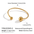 Details van afmetingen van de waterbestendige 18K vergulde roestvrijstalen open armband - Gouden Stijl (YYBL023045-G)