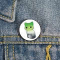 Spilla a gatto cartone animato sfumata verde appuntata su giacca denim blu - Gatto Gradiente Verde Bianco Grigio