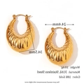 Geometric hollow earrings in 18K gold finish with hammered texture and 316L steel - Hollow Oval Diamond Lattice Textured Earrings - Gold