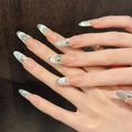 Detalle de uñas postizas almendradas con degradado ojo de gato azul, perlas y brillos - XS / 2846-Ovalado Largo