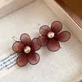 Eleganti orecchini a fiore in tulle marrone con centro di cristallo e ganci d'argento - Gancio per Orecchio a Cuore con Fiore in Rete di Strass / Marrone