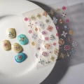 5D-Nagelaufkleber im Boho-Stil mit geprägten Blumenmustern in Rot und Blau - FEB-645