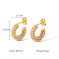 Dimensiones de los pendientes de aro dorados con perlas, medida de 1,57 cm por 1,63 cm de alto - Estilo de aro con incrustaciones de perlas (HC-E10419-P)