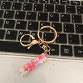 Letter resin keychain with colorful heart sequins and gold lobster clasp for handbags - Letter I