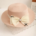 Sombrero de paja rosa de copa plana para mujer con lazo de gasa y detalle de perla - Rosa