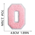 Dettaglio della toppa rosa con lettera O in ciniglia con misura di 7cm di altezza - Lettera singola O / Rosa