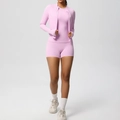 Détail de l'ensemble de yoga 3 pièces pour femme en tissu de sport rose coupe ajustée - Rose Sakura